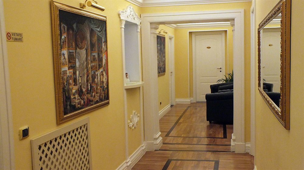 Отель Relais Frattina Рим Экстерьер фото